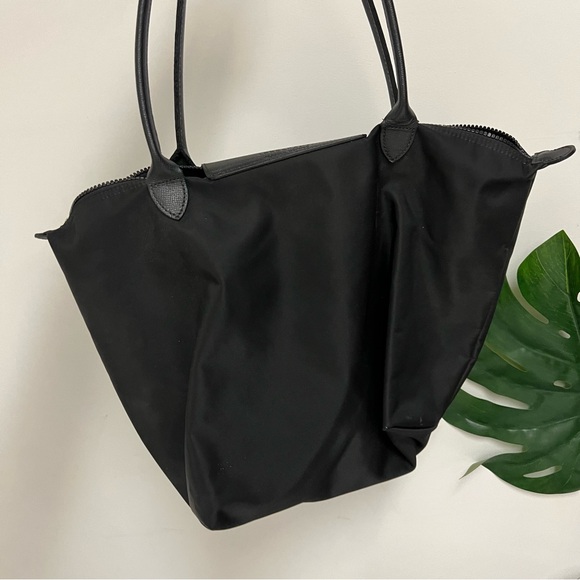 Longchamp Le Pliage Tote Bag - Picture 10 of 16